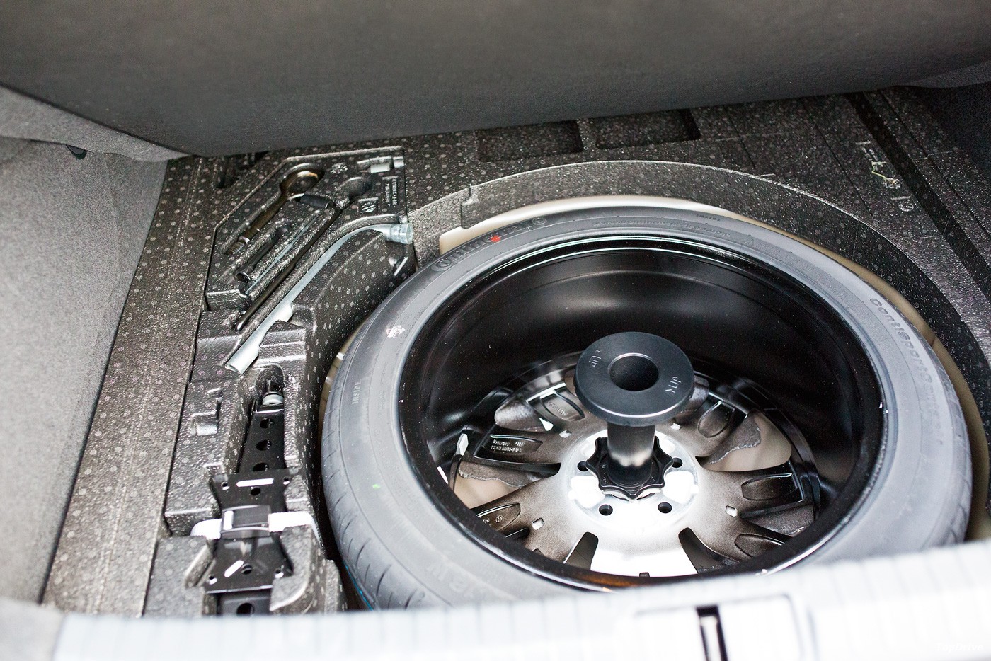 S klasickou rezervou se v mnoha současných automobilech už nesetkáte.