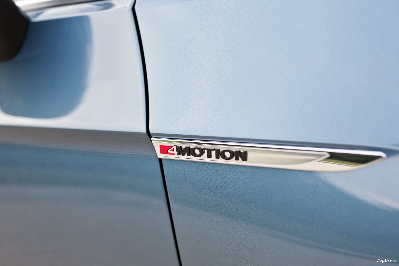 4MOTION inteligentně rozděluje krouticí moment mezi nápravami a dokáže reagovat ve zlomku sekundy na změnu adheze kol.