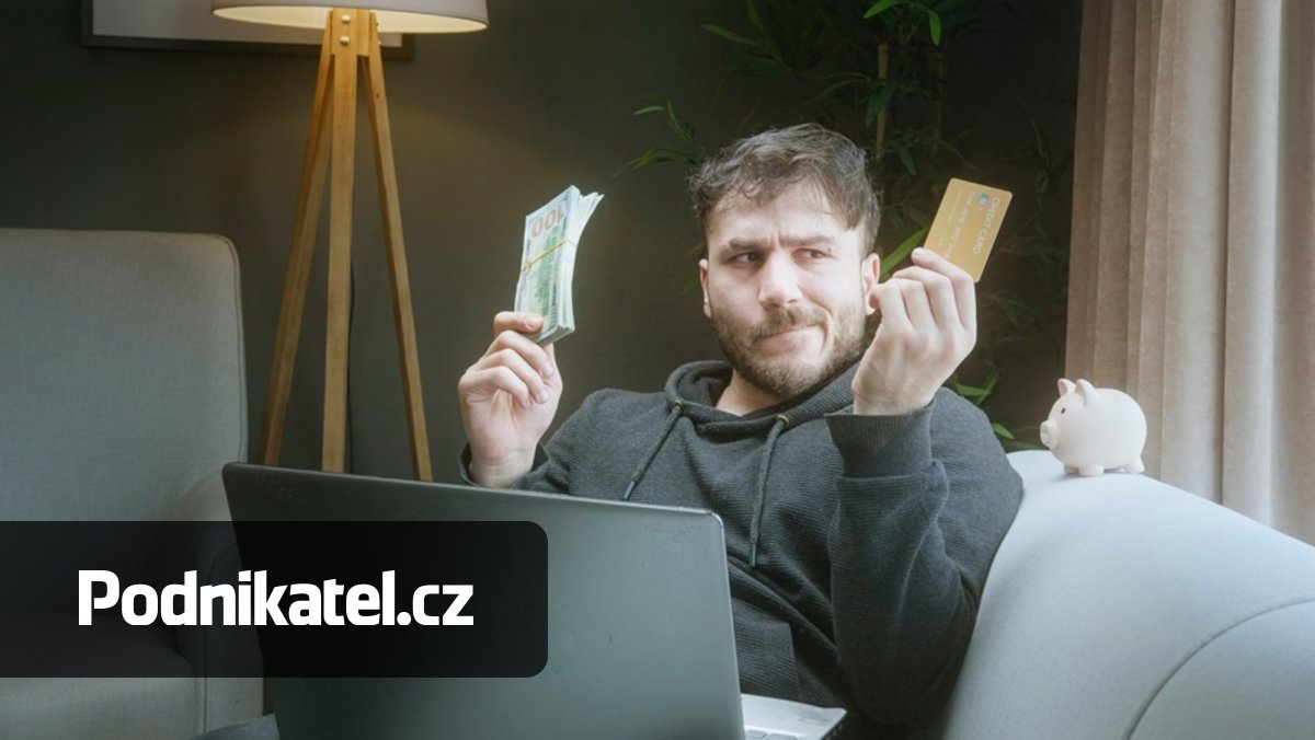 Zakopat peníze pod jabloň a utíkat. „Lepší penzijko“ schytalo na sítích kritiku