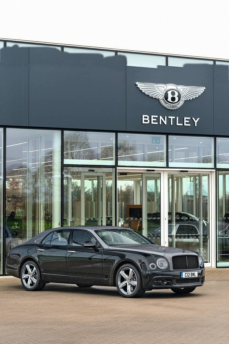 2020-03-BentleyFactoryTour013.jpg