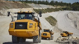 Náhledový obrázek - Jak se řídí dampr? Jednoduše jako běžné auto, tedy až na tu spotřebu