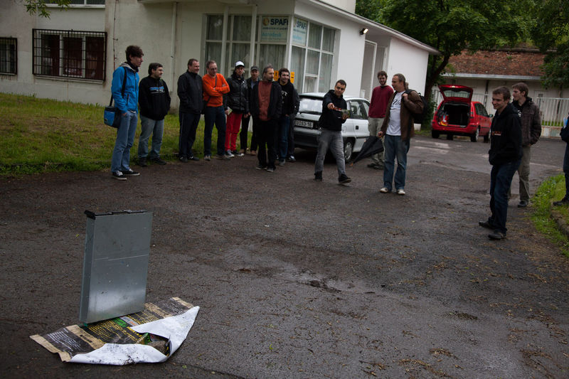 Hod serverem (soutěž na Strahově)