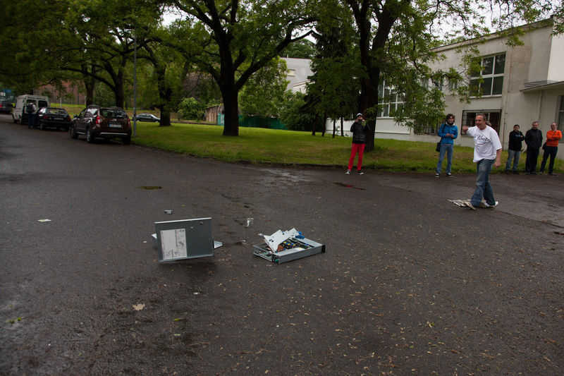 Hod serverem (soutěž na Strahově)