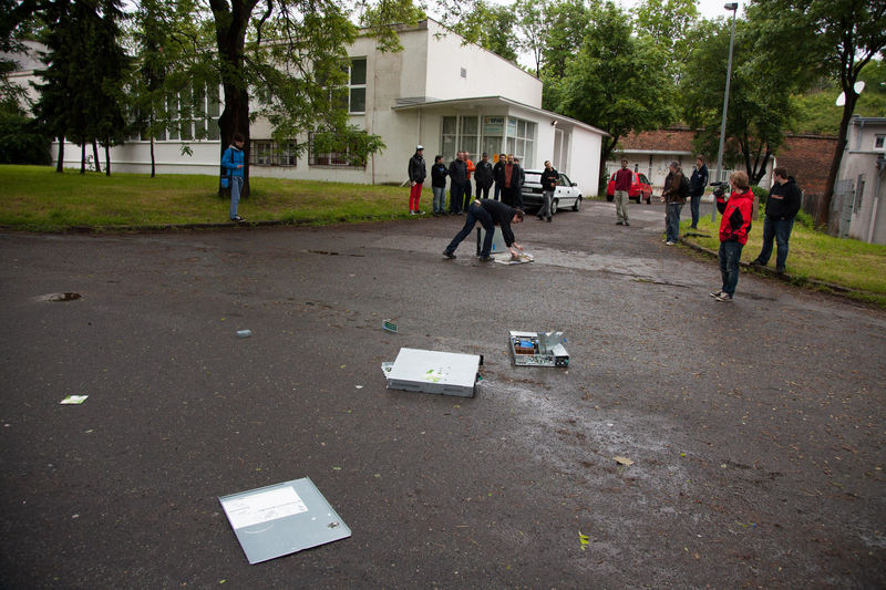 Hod serverem (soutěž na Strahově)