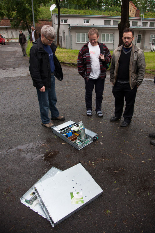 Hod serverem (soutěž na Strahově)