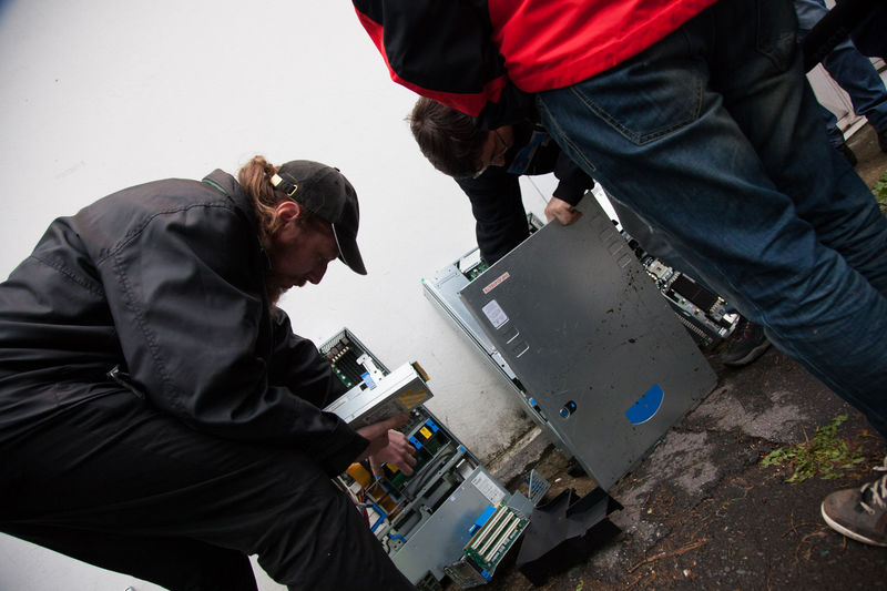 Hod serverem (soutěž na Strahově)