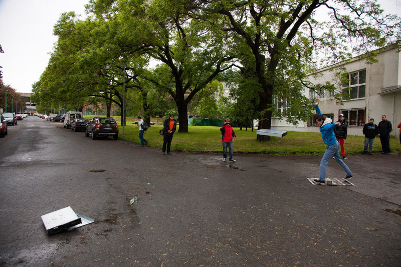 Hod serverem (soutěž na Strahově)