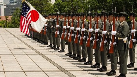 Náhledový obrázek - USA zakázaly svým námořníkům v Japonsku alkohol