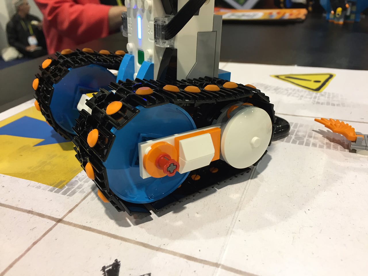 Lego Boost a další programovatelné stavebnice na CES 2017