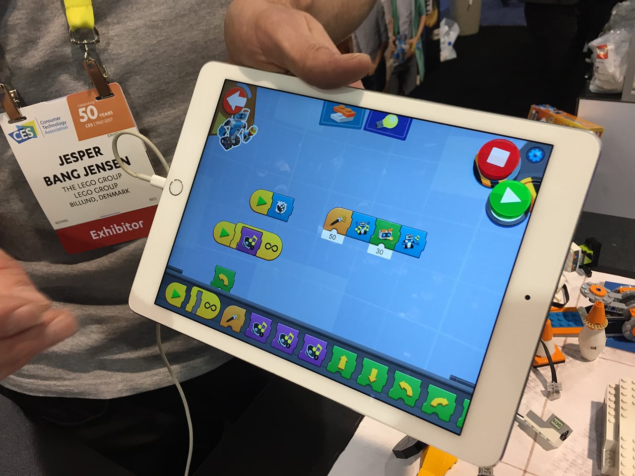 Lego Boost a další programovatelné stavebnice na CES 2017