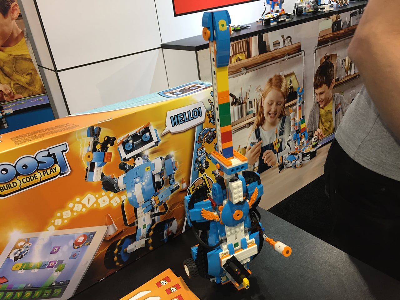 Lego Boost a další programovatelné stavebnice na CES 2017