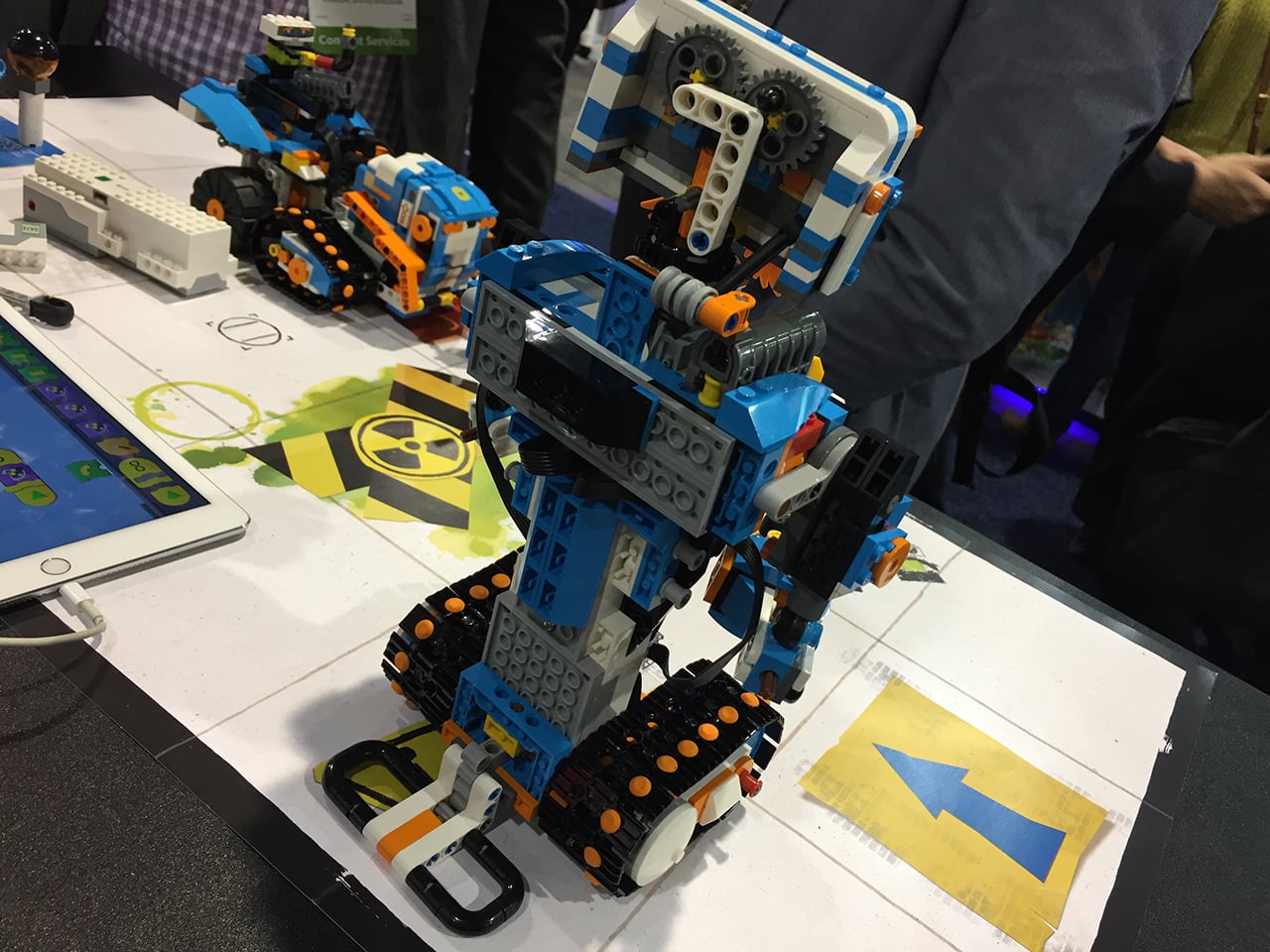 Lego Boost a další programovatelné stavebnice na CES 2017