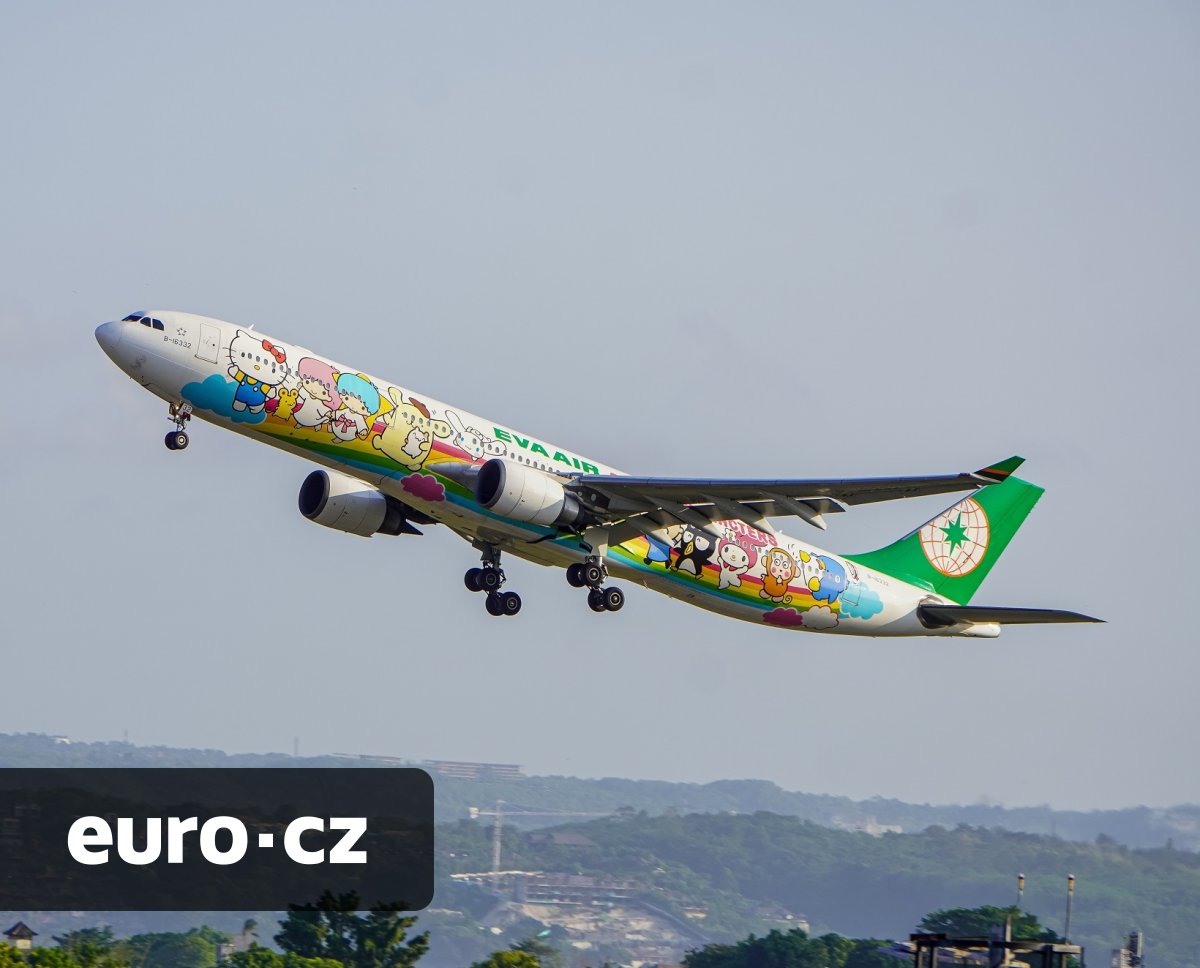 Obličeje zaměstnanců, Pokémoni i fotbalisté Realu Madrid. Aerolinky proměňují za stovky tisíc dolarů svá letadla v obří létající billboardy