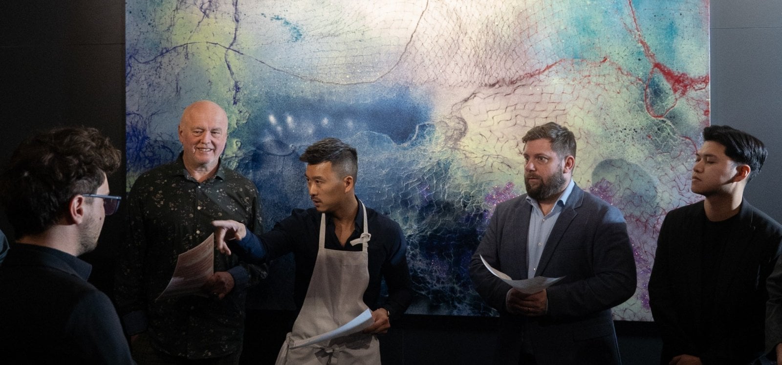 Kreativní manažer Levitate Miroslav Šole (druhý zleva) a šéfkuchař Christian Chu (uprostřed)