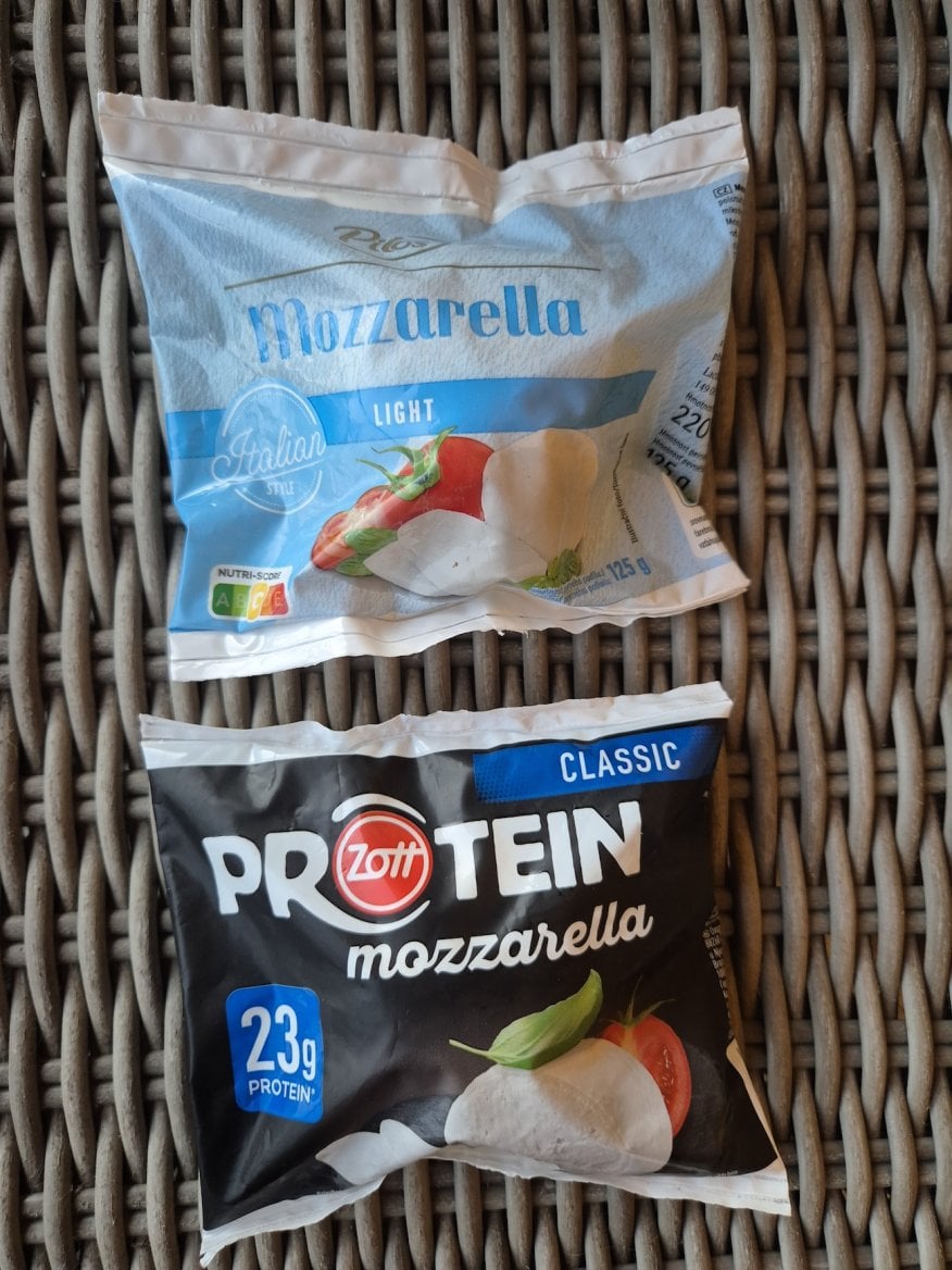 Mozzarella light má vice bílkovin než proteinová