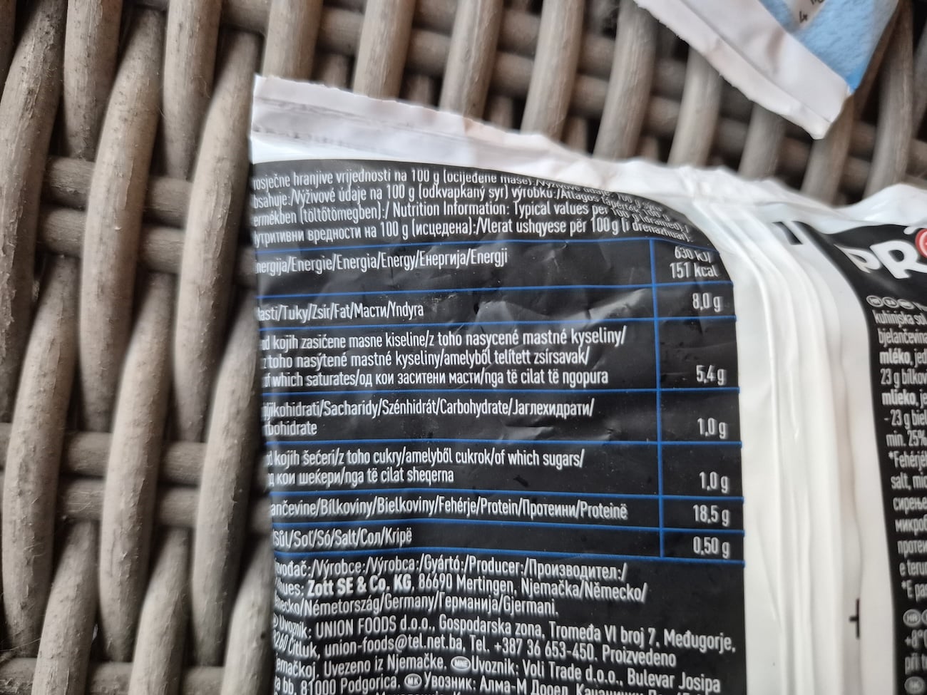 Mozzarella light má vice bílkovin než proteinová