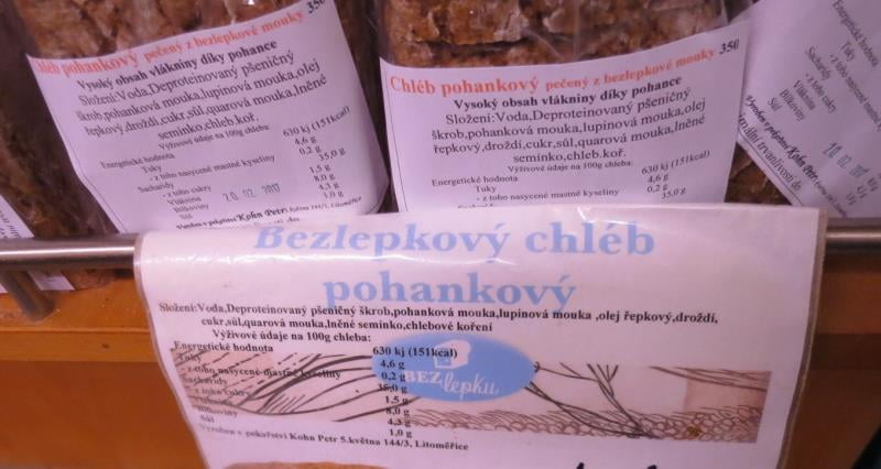 Výrobna Petr Kohn, Litoměřice: Chléb pohankový pečený z bezlepkové mouky - výrobek obsahoval lepek v množství více než dvojnásobně vyšším, než je povoleno pro potraviny označené jako "bez lepku". Výrobek byl označen v bezprostřední blízkosti výrazy "Bez lepku" a "Bezlepkový chléb pohankový ".