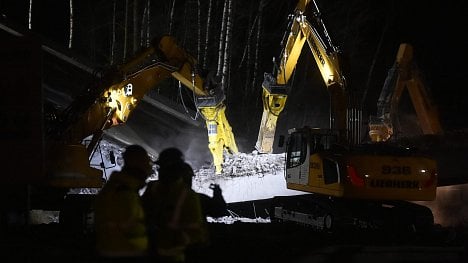 Náhledový obrázek - Jen klíčové stavby. Hrozí pozastavení modernizace D1 i železničních staveb