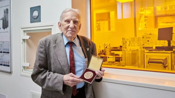 Zemřel Julius Foit, ikona mikroelektroniky na ČVUT a tvůrce prvního radiolokátoru ve východní Evropě