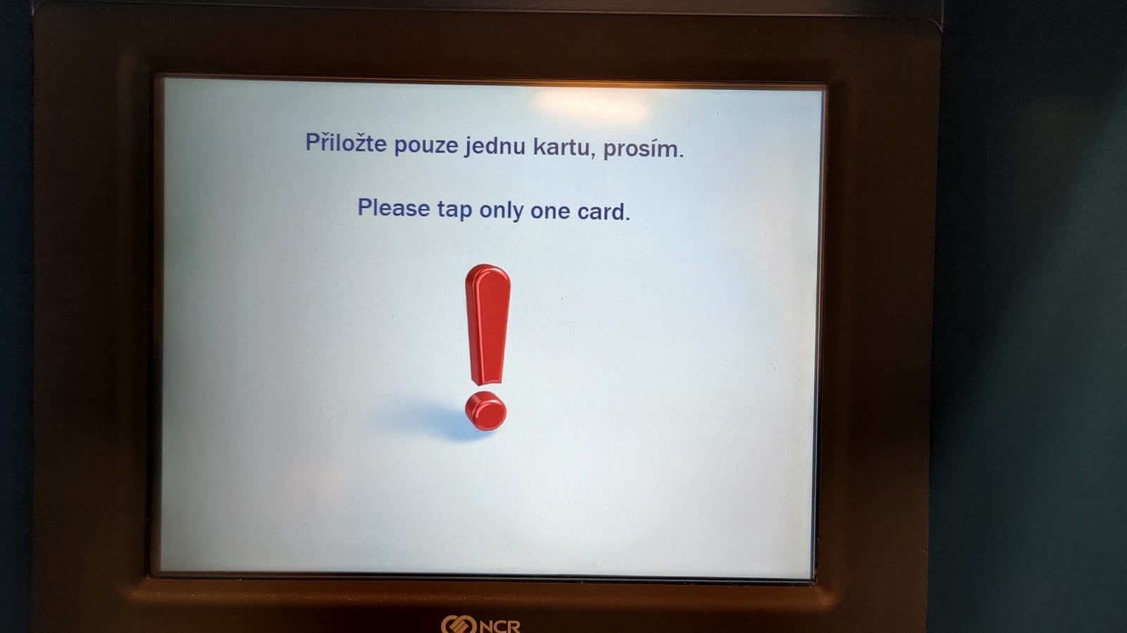 ATM České spořitelny, chybové hlášení. Xiaomi Mi Smart Band 6 NFC (13. 11. 2021)