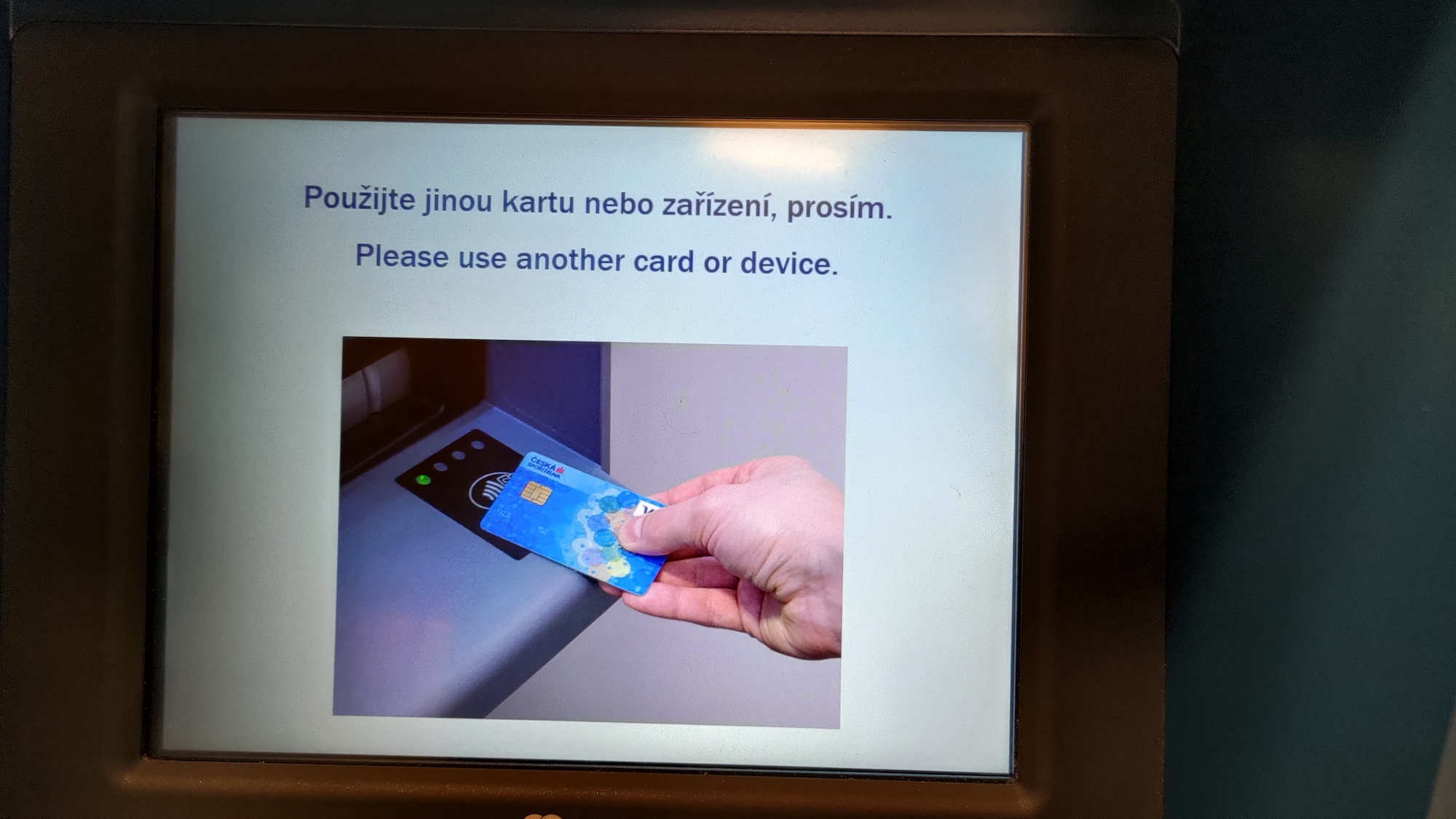 ATM České spořitelny, chybové hlášení. Xiaomi Mi Smart Band 6 NFC (13. 11. 2021)