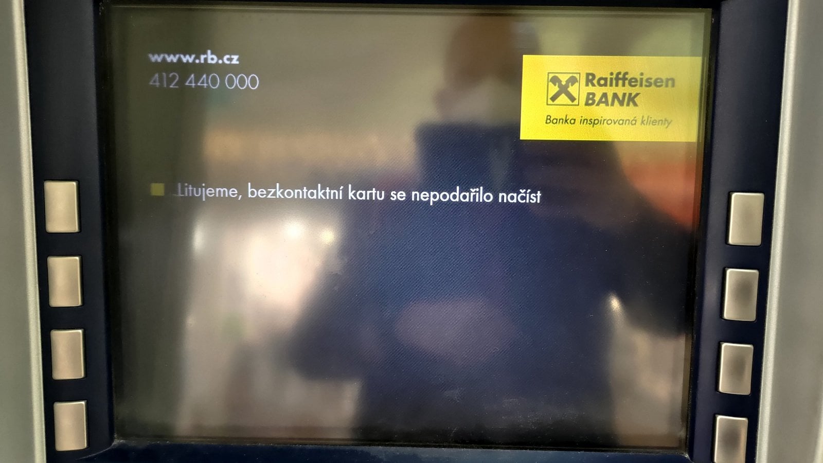 ATM Raiffeisenbank, chybové hlášení. Xiaomi Mi Smart Band 6 NFC (13. 11. 2021)