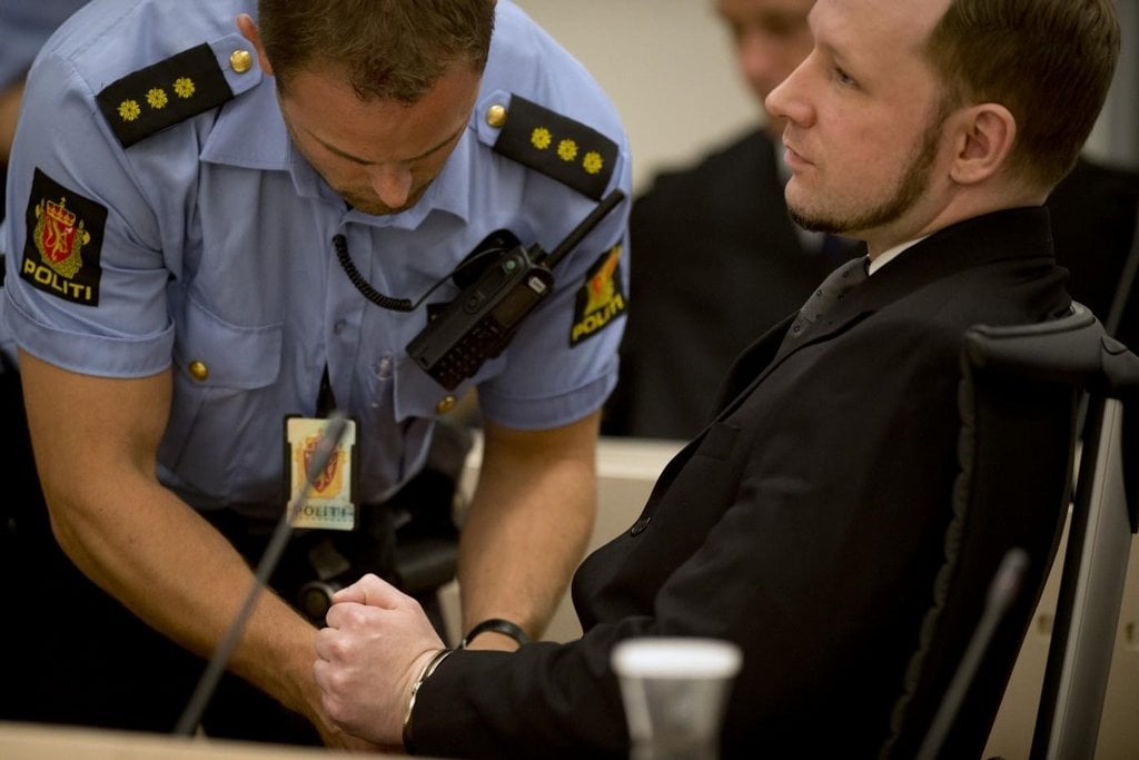 2018-11-anders-breivik-u-soudu-2.jpg