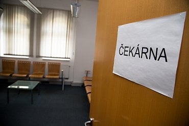 V úředních dnes se tu najdou v průměru tak tři povinní najednou