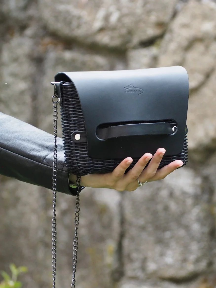 Černá proutěná kabelka z kolekce Jeanne