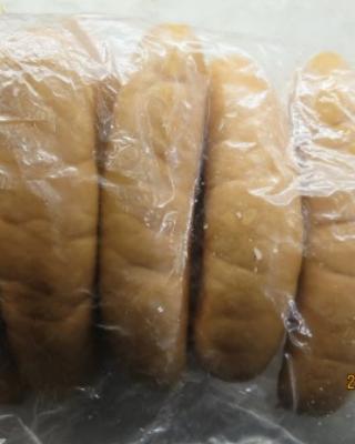 Párky. Kategorie: Nebezpečné potraviny. Nevyhovující parametr: vzhled, vůně, změny způsobené mikrobiální činností. Výrobek měl oslizlý povrch a kyselý zápach po kvašení. Potravina se nepovažuje za bezpečnou, pokud jeví známky kažení. 
Část etikety s datem použitelnosti byla odtržena. Z tohoto důvodu nejsou uvedeny informace o výrobci. Místo kontroly: Canh Dang Van, Frýdlant