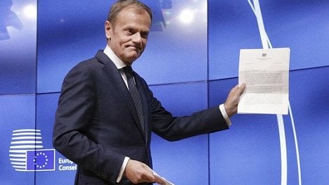 Náhledový obrázek - Průlom v brexitových jednáních. Tusk svolal mimořádný summit EU