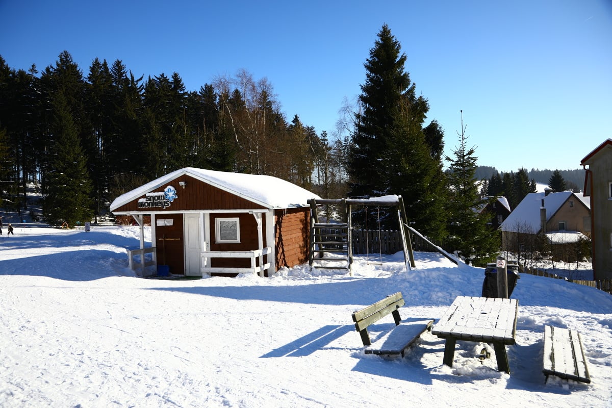 Krušnohorský skiareál Pernink Pod nádražím je vhodný pro rodiny.