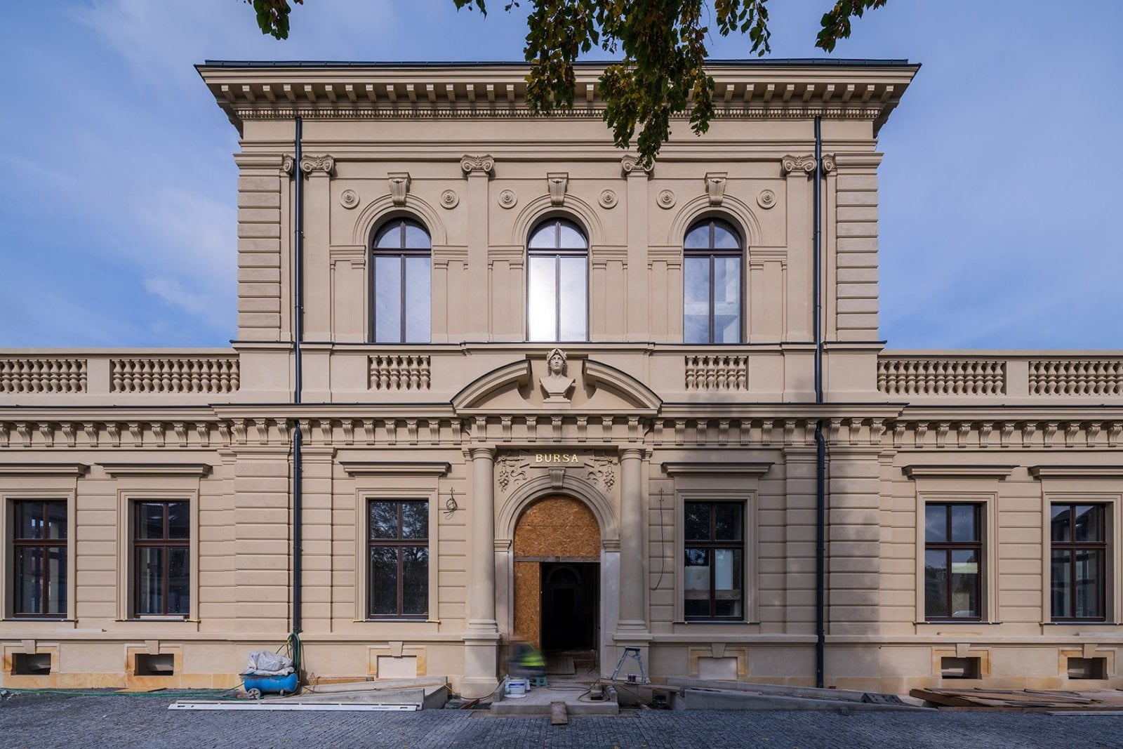 Stav Burzy v Holešovické tržnici v roce 2025