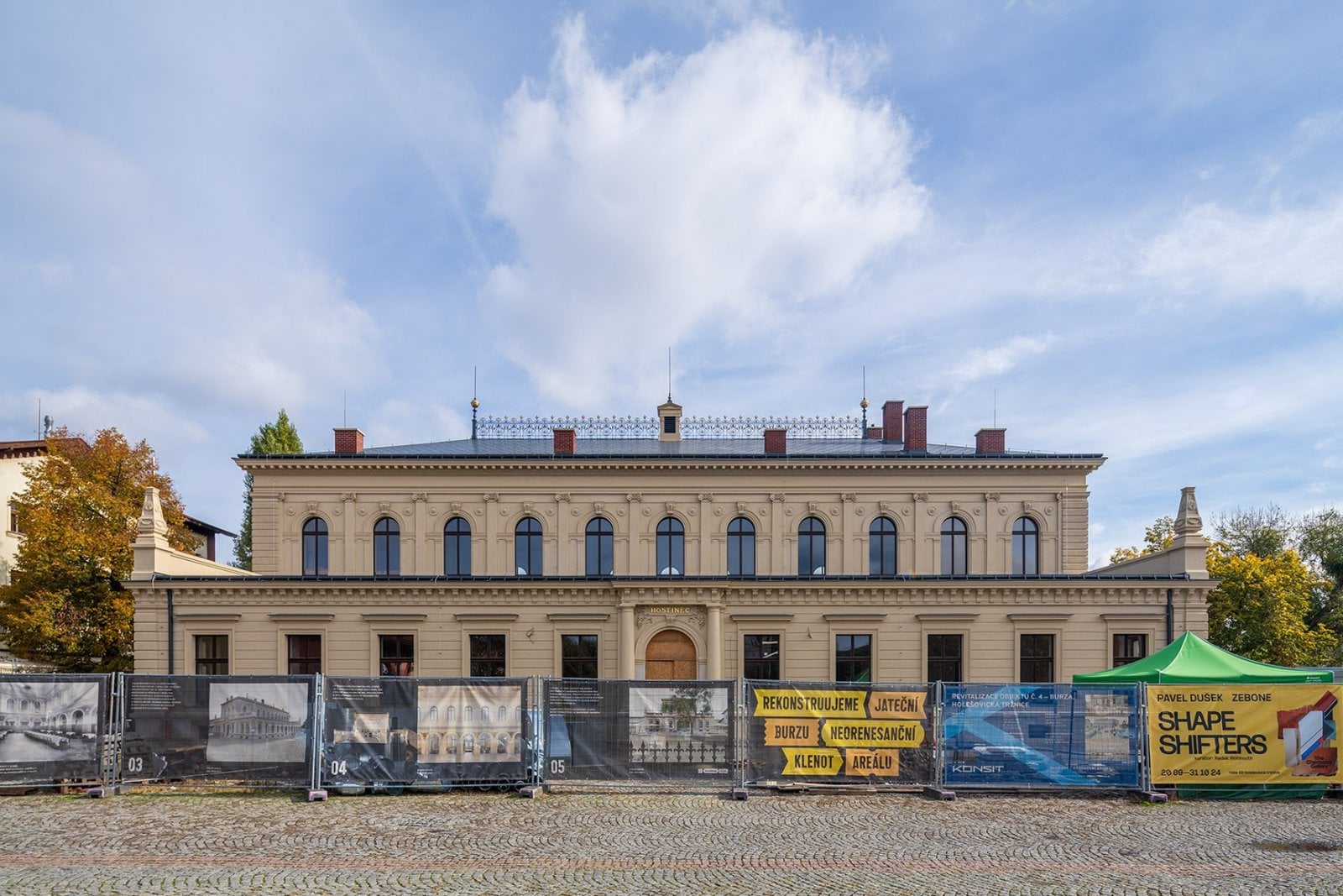 Stav Burzy v Holešovické tržnici v roce 2025