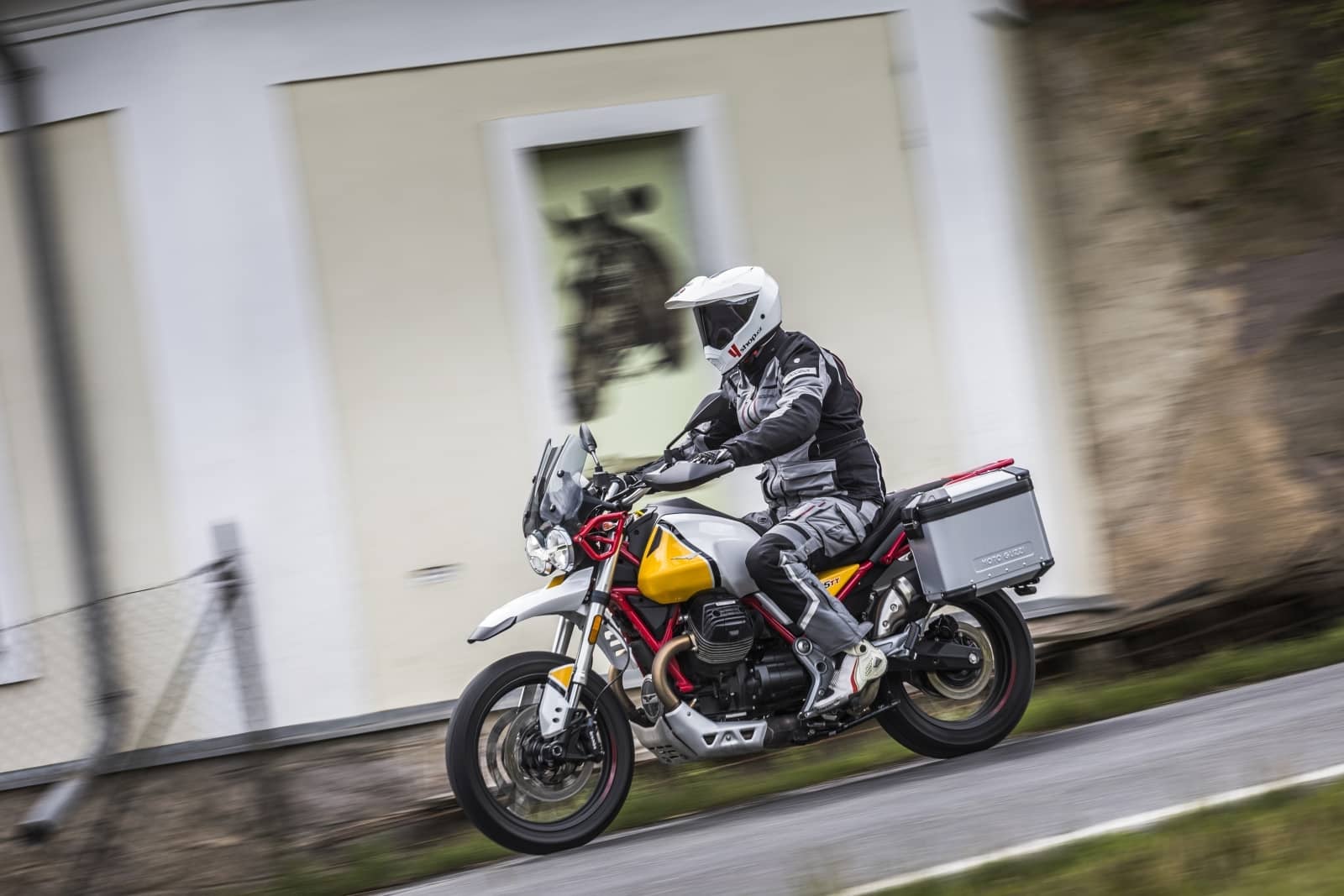2020-03-MotoGuzziV85TT028.jpg