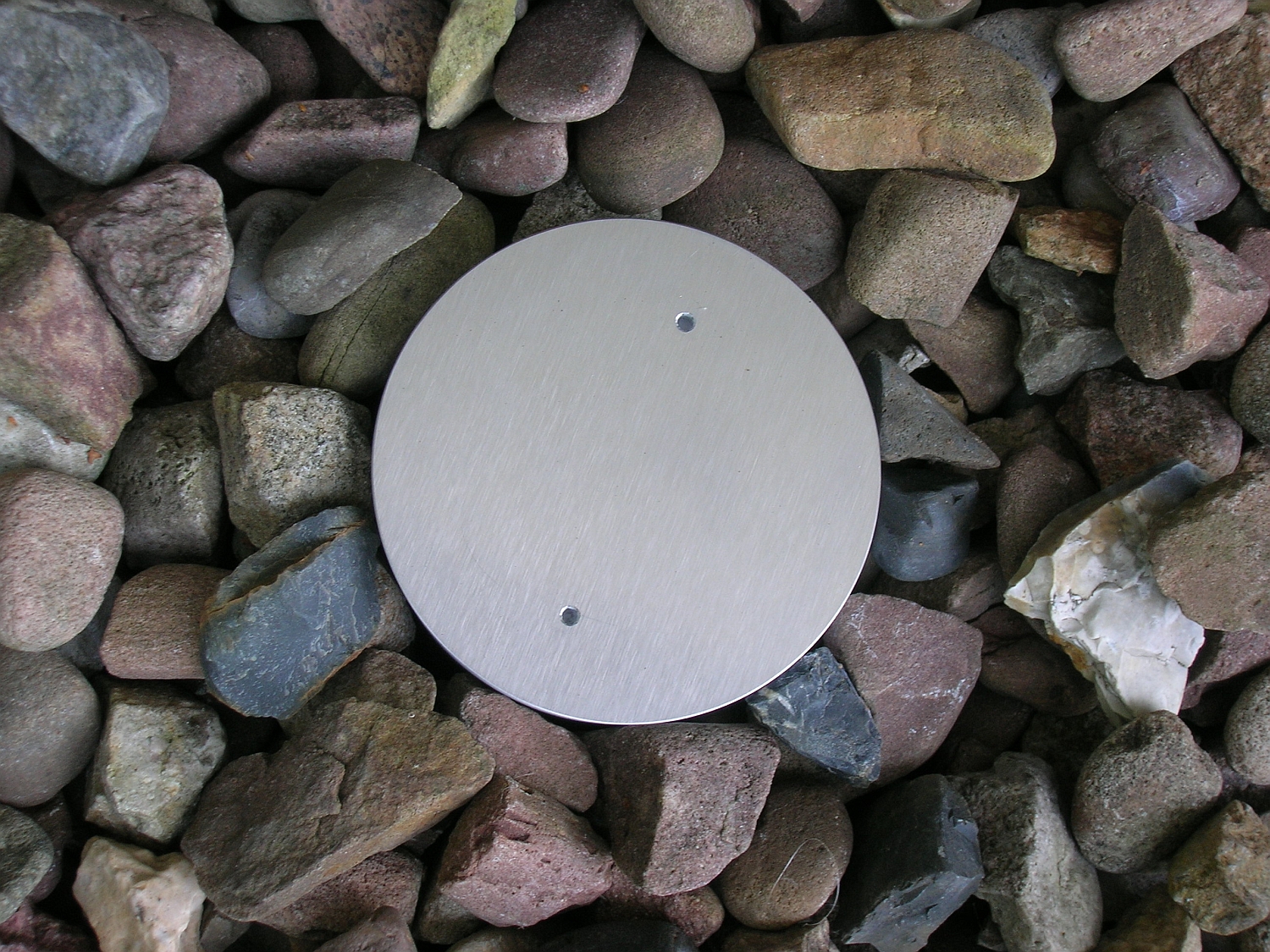 Interiérové i exteriérové zásuvky.