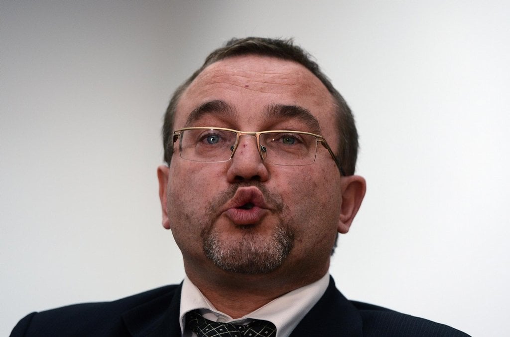 2009-09-ministc599i-odvolanc3ad-z-vlc3a1dy-premic3a9ra-petra-nec