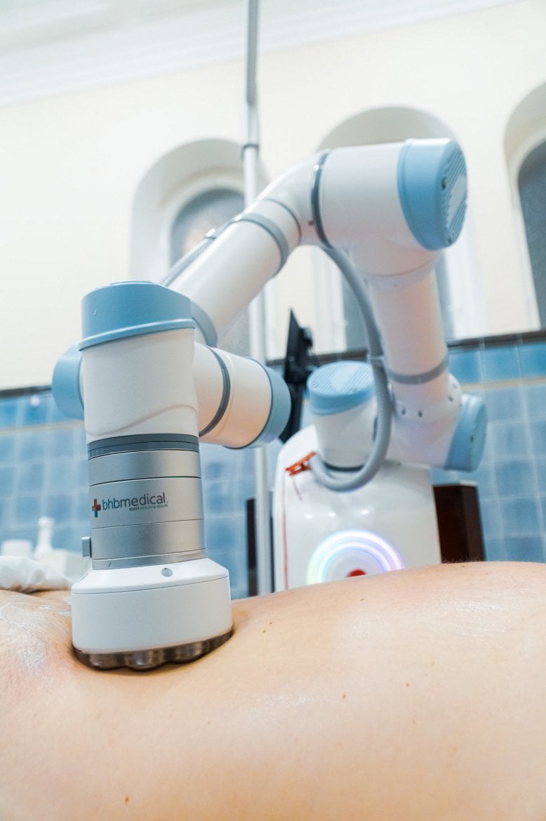 Detail radiofrekvenčního bipolárního nástavce robotického maséra