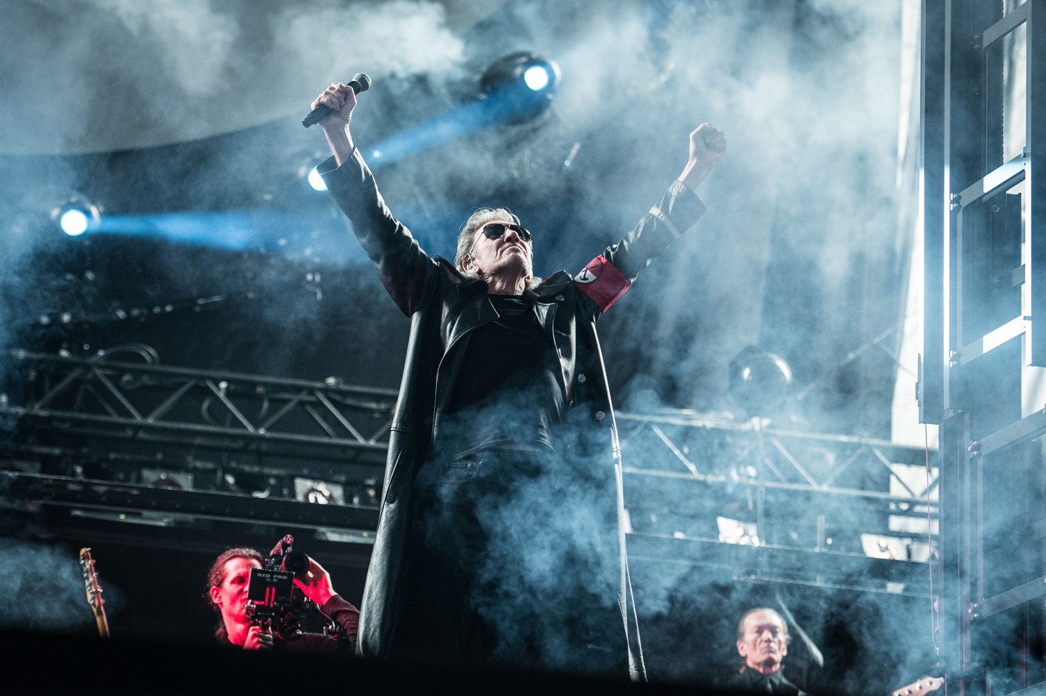 Pink Floyd: A Delicate Sound of Thunder - Nassau Coliseum, N.Y., USA & Place d'Armes, Versailles, Francie 1988