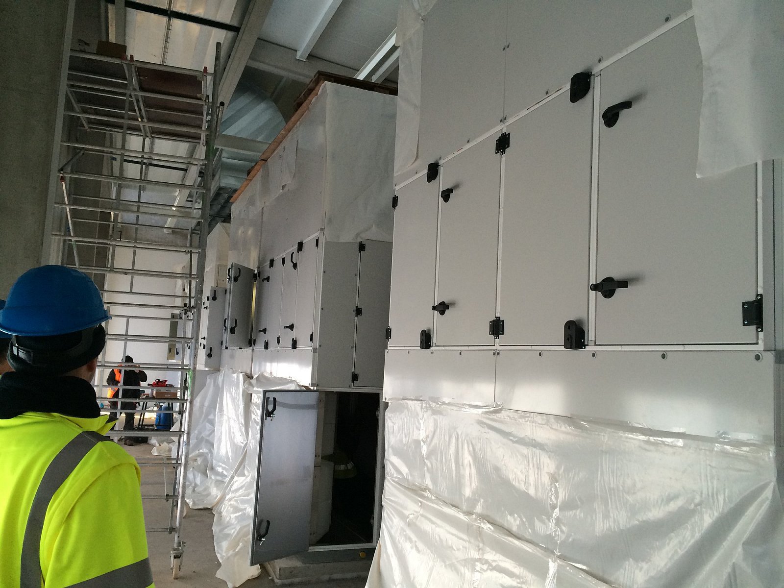 Instalace chlazení sálu číslo 1 - šest jednotek nepřímého
freecoolingu.