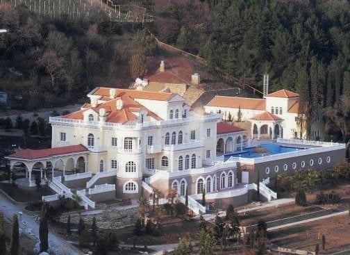 2018-06-soukromc3a9-palc3a1ce-ukrajinskc3a9ho-prezidenta-viktora