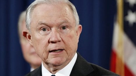 Náhledový obrázek - Sessions vyslyšel Trumpovu výzvu. Ministr spravedlnosti USA rezignoval