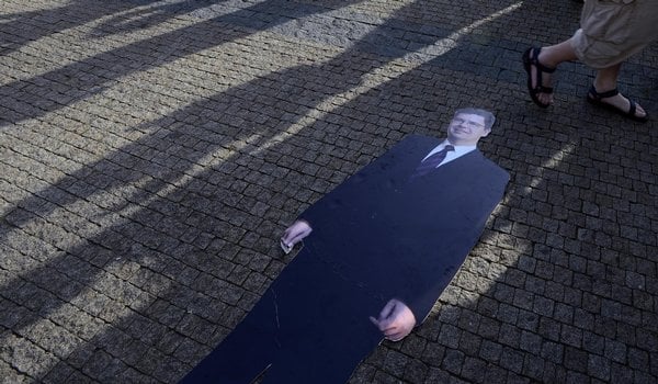 2010-07-demonstrace-nesouhlasu-s-odvolc3a1nc3adm-ministra-pospc3