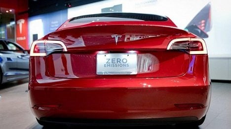 Náhledový obrázek - Musk příliš věřil robotům. Tesla přerušuje výrobu Modelu 3