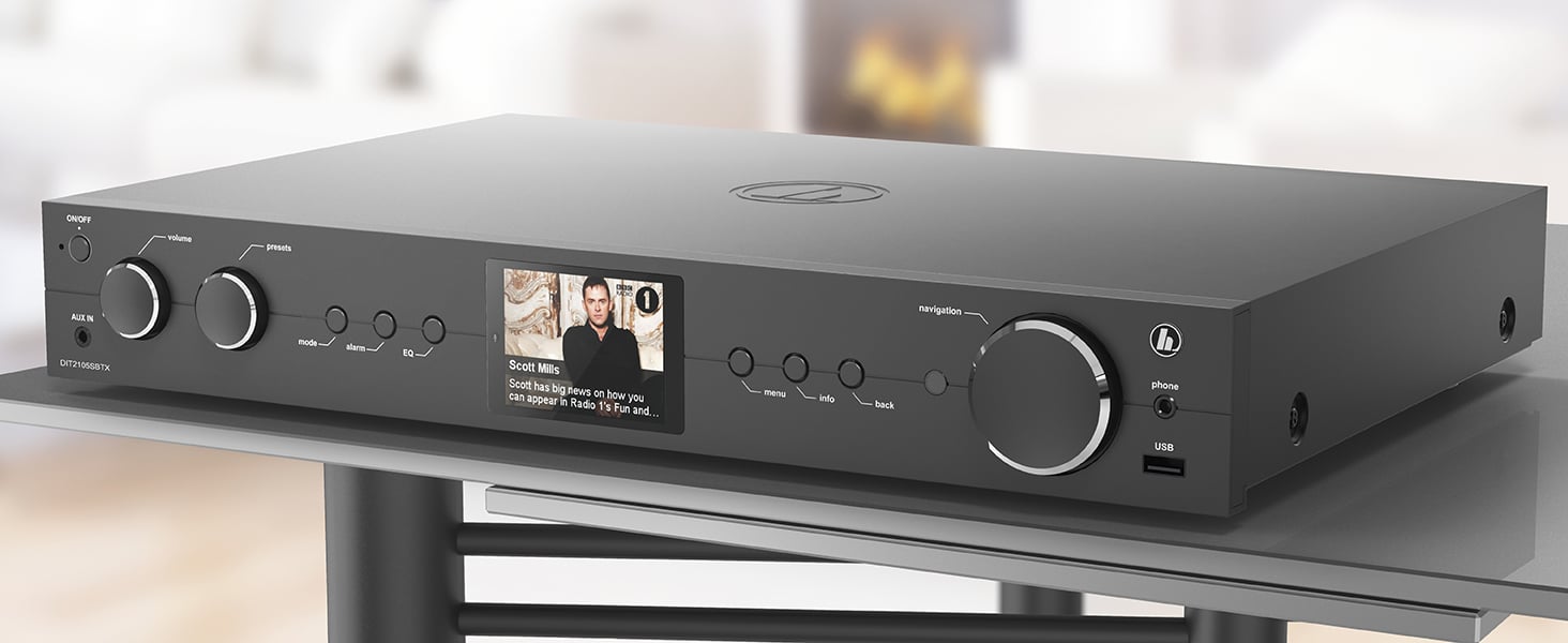 U prodejce T.S.Bohemia je podle jeho stránek největší zájem o přijímač v ceně přes 5700 Kč. Je to Hi-Fi systém – přijímač samostatně nehraje, je nutné ho připojit k zesilovači, domácímu kinu nebo jinému Hi-Fi zařízení se zesilovačem a reproduktory. Doprovodné informace zobrazuje barevný LCD displej 2,8". Umí naladit FM, DAB+ a internetové stanice, pro každý typ vysílání je určeno 30 pozic v paměti. Systém je kompatibilní se Spotify Connect a Amazon music, ovládat se dá dálkovým ovladačem nebo aplikací UNDOK.