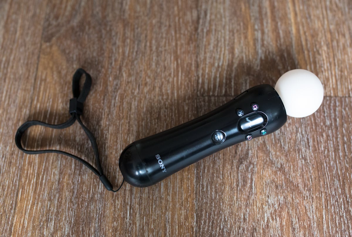 PlayStation 4 PRO, VR set a Sony Bravia 4K model KD49XD8305