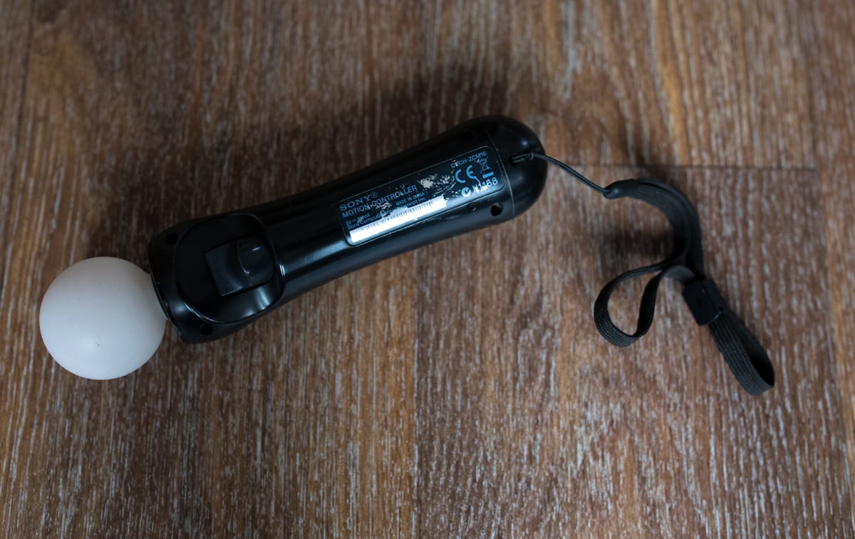 PlayStation 4 PRO, VR set a Sony Bravia 4K model KD49XD8305