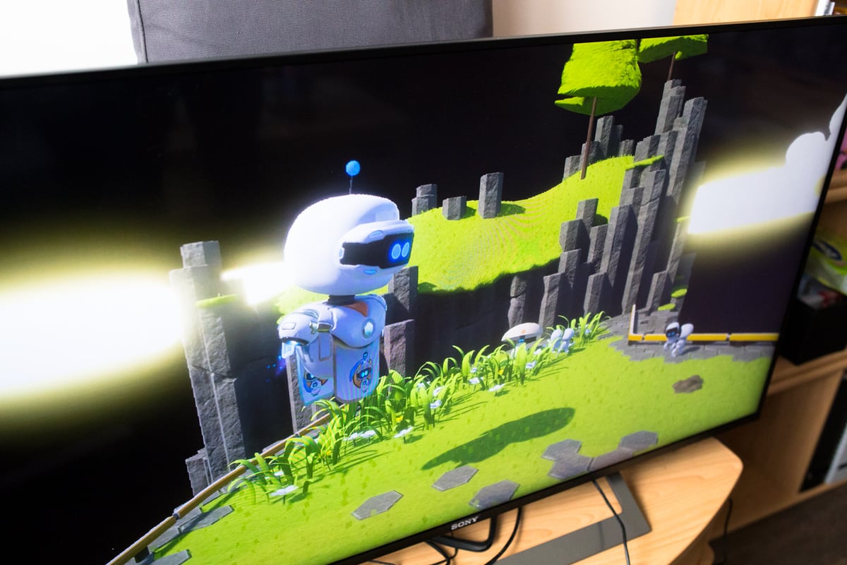 PlayStation 4 PRO, VR set a Sony Bravia 4K model KD49XD8305