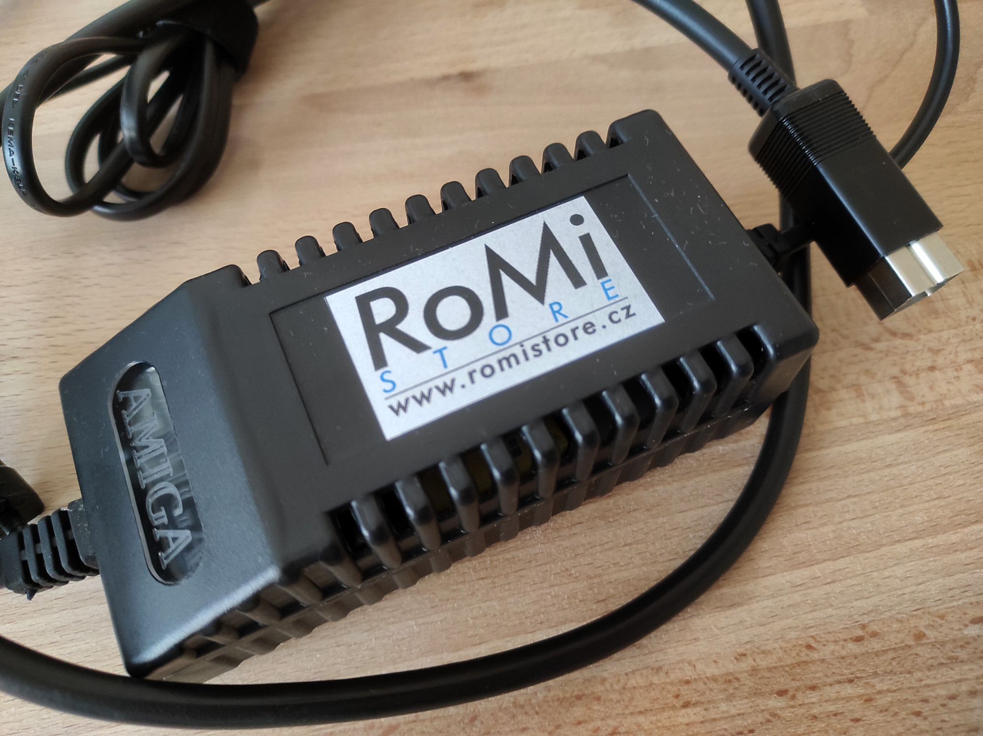 Alternativní moderní zdroj pro Amigu.