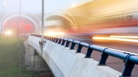 Náhledový obrázek - Co chtějí Pražané? Dokončení vnějšího dálničního okruhu a rozšíření metra, ukázal průzkum